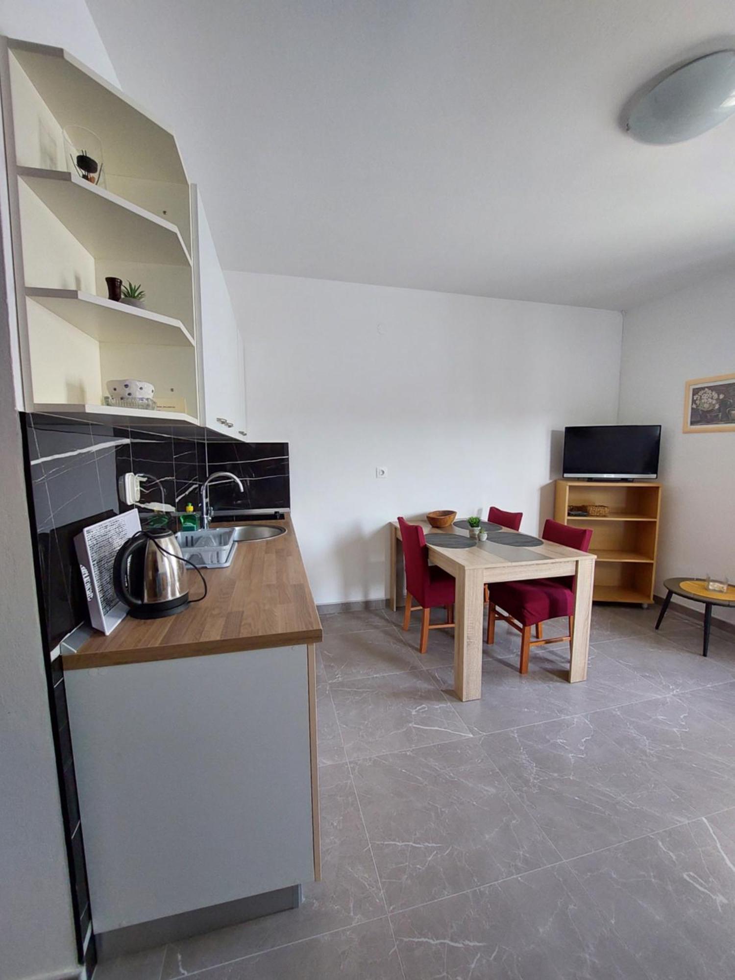 Apartments Nenad & Marija Pag Town Luaran gambar