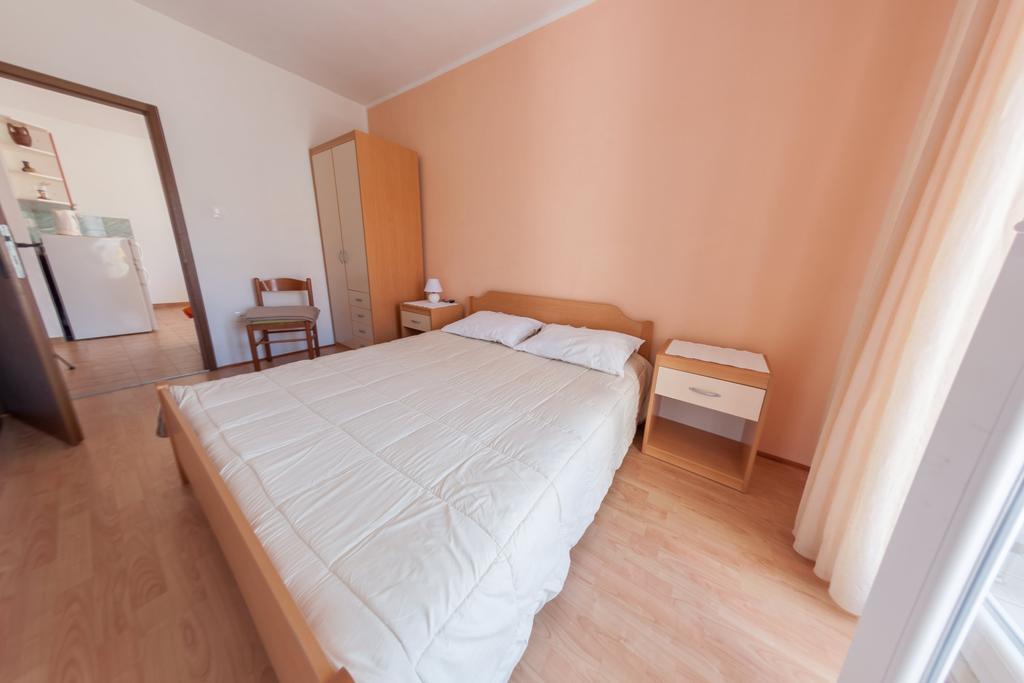 Apartments Nenad & Marija Pag Town Luaran gambar