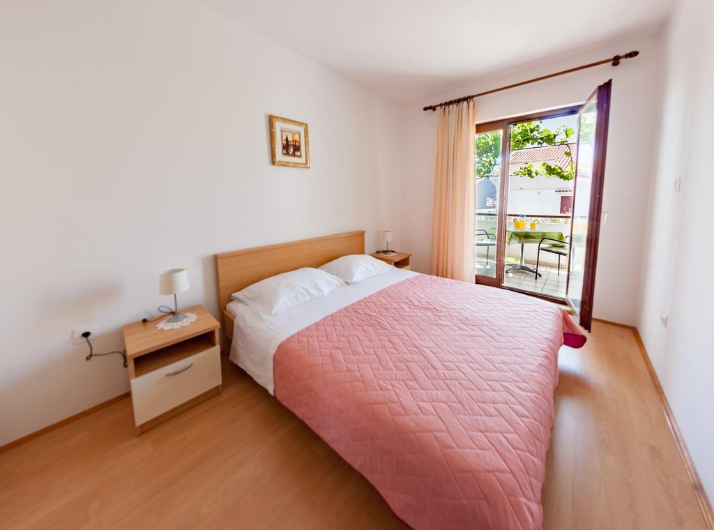 Apartments Nenad & Marija Pag Town Luaran gambar